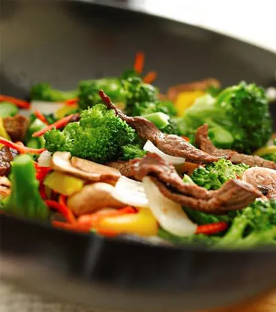 BEEF AND BROCCOLI STIR FRY